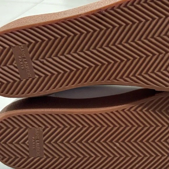 YSL - SAINT LAURENT COURT CLASSIC EMBROIDERED SNEAKERS IN SMOOTH LEATHER OPTIC - Picture 2 of 6